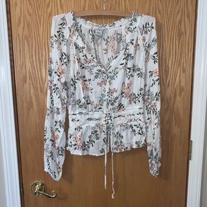 Flouncy floral and white top